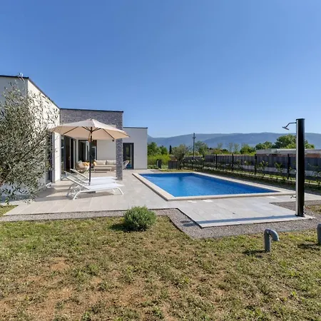 Marina Vila